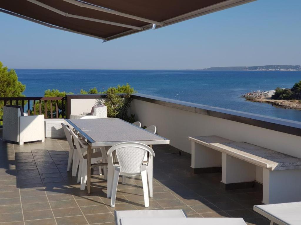 Suite Con Terrazzo Sul Mare E Discesa In Spiaggia A Gallipoli Ngoại thất bức ảnh